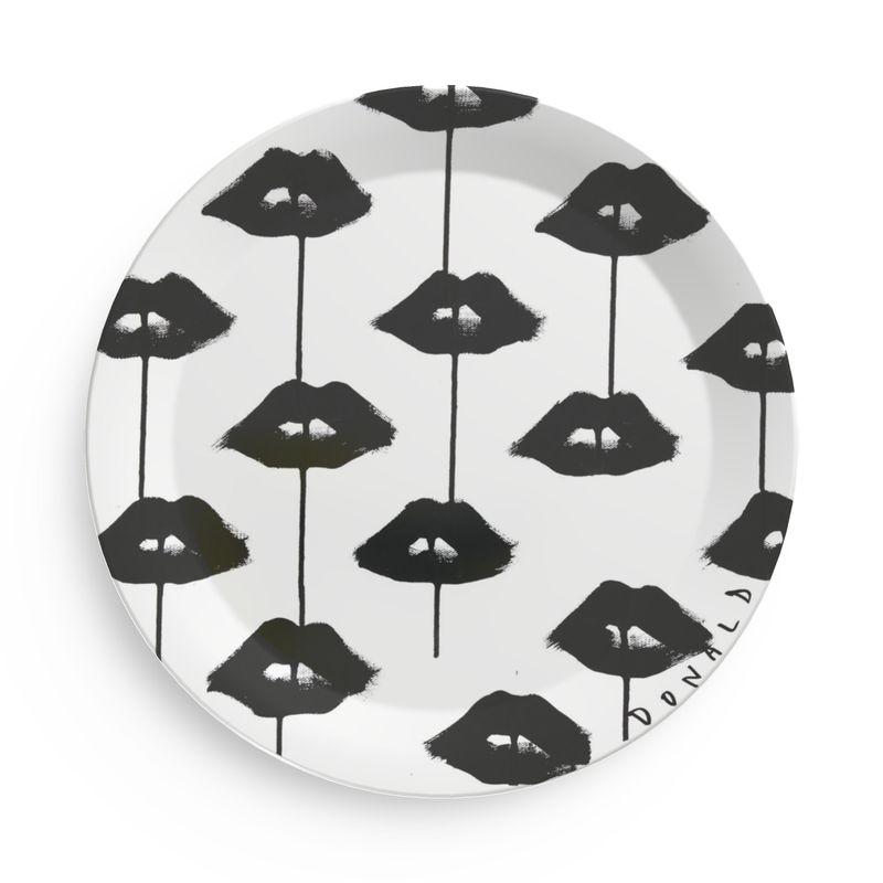 Black Drippy Lips Party Plates